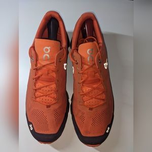 On Cloud Cloudventure Trail shoes in unique Orange with Purple lower section
